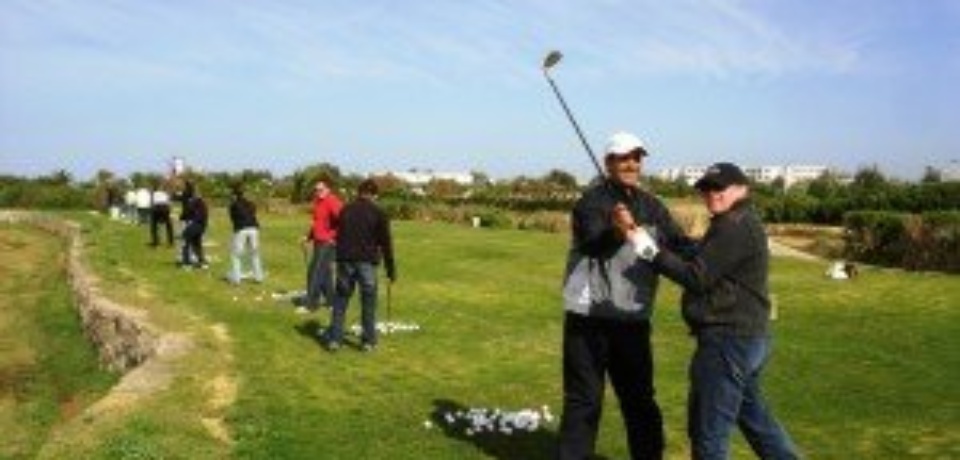 Spiele 18 Löcher mit Profi Golf Palm Links Monastir