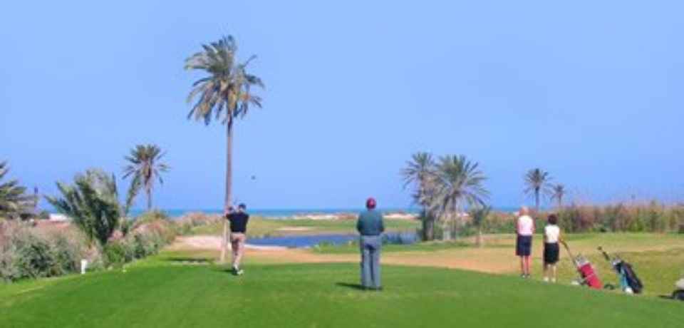 Der Schlag schräg Golf Djerba Tunesien