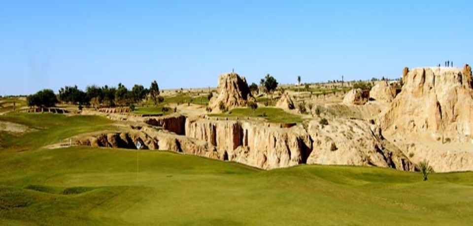 Spiele und lerne Golf in der Oase Tozeur Süd Tunesien