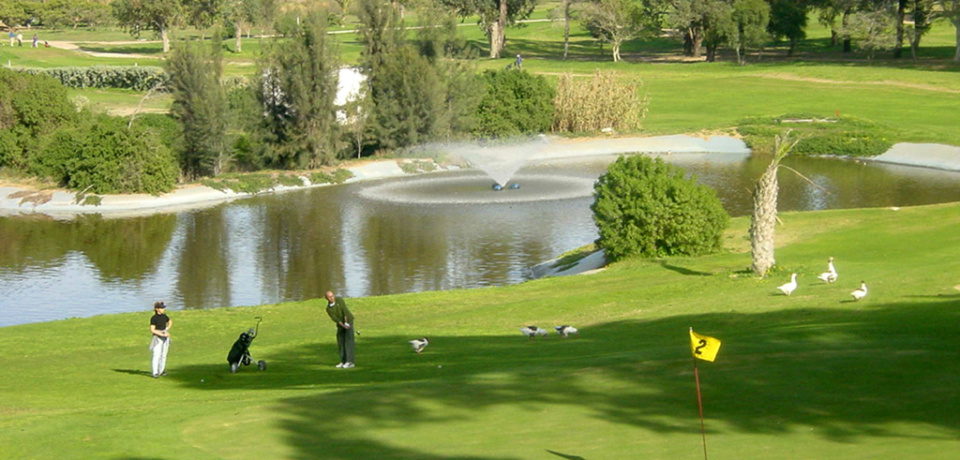 Pro de golf sur le parcours de golf Carthage à Tunis Tunisie